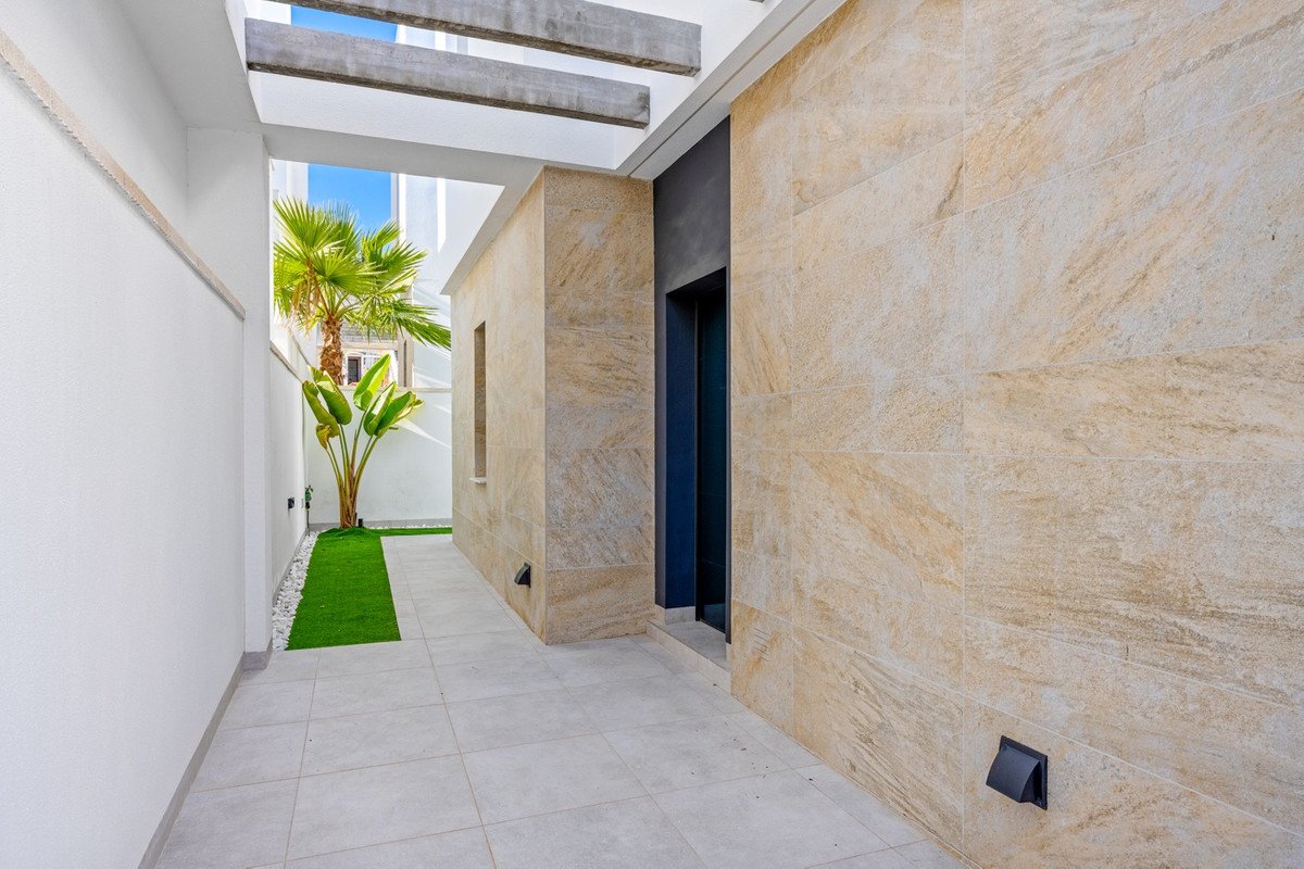 3 Bed Detached Villa in Blue Lagoon