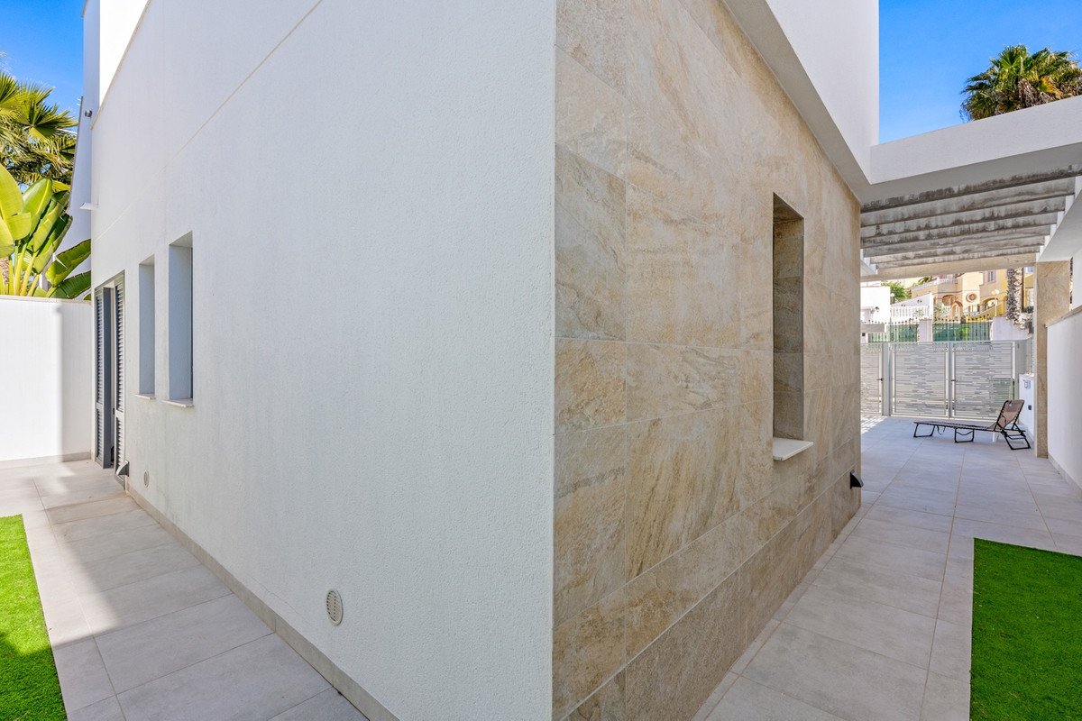 3 Bed Detached Villa in Blue Lagoon