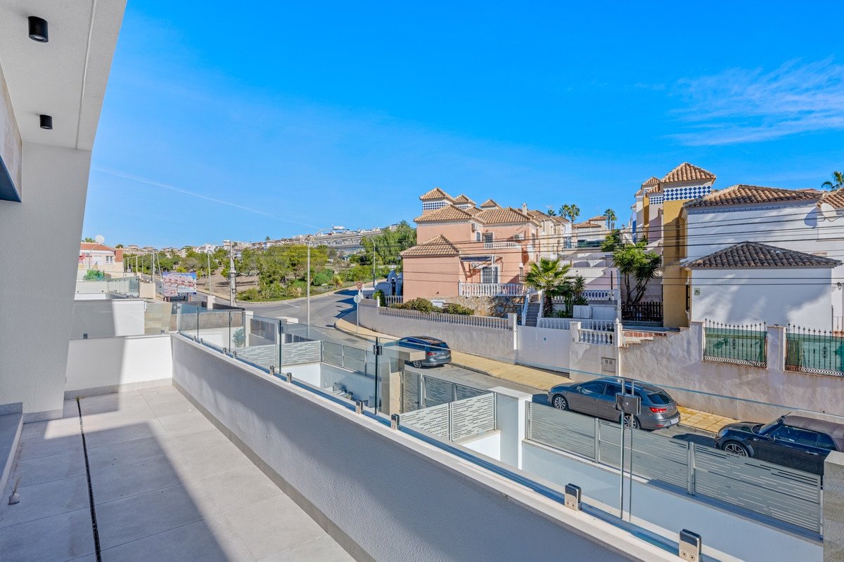 3 Bed Detached Villa in Blue Lagoon