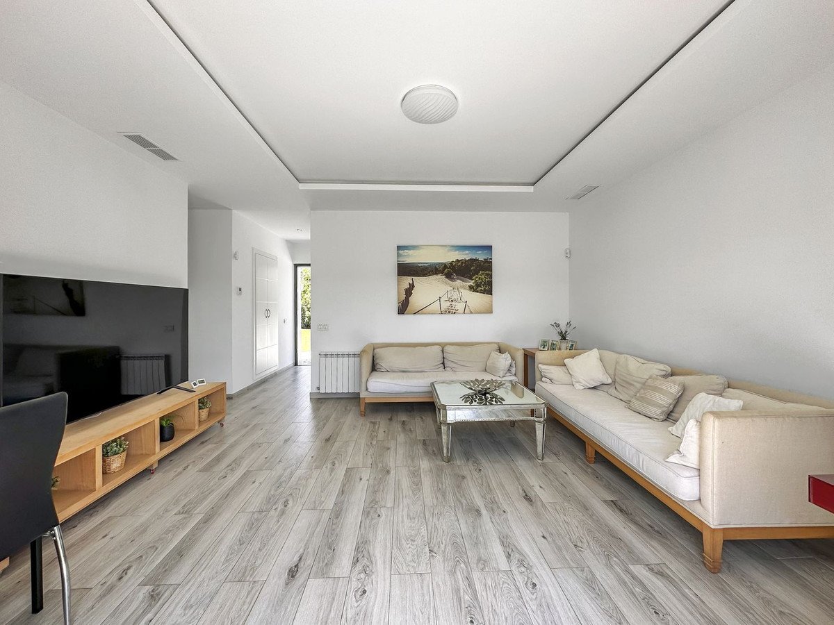 4 Bed Detached Villa in San Martín de Tesorillo