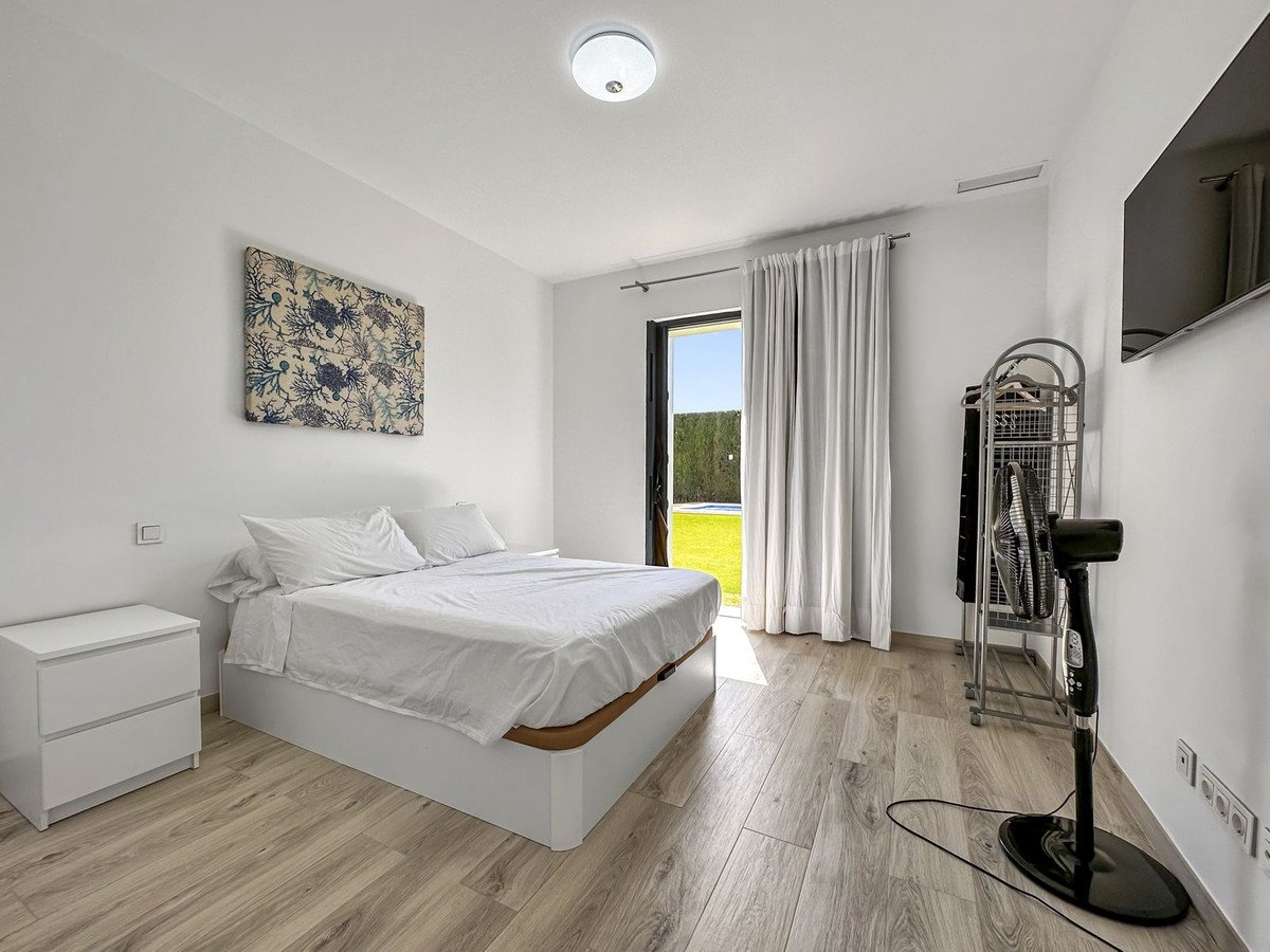 4 Bed Detached Villa in San Martín de Tesorillo