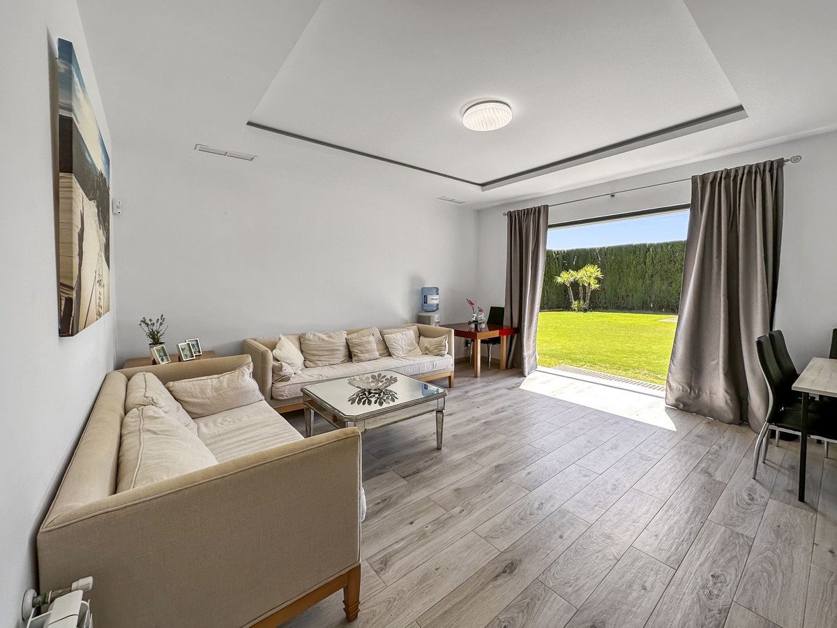 4 Bed Detached Villa in San Martín de Tesorillo