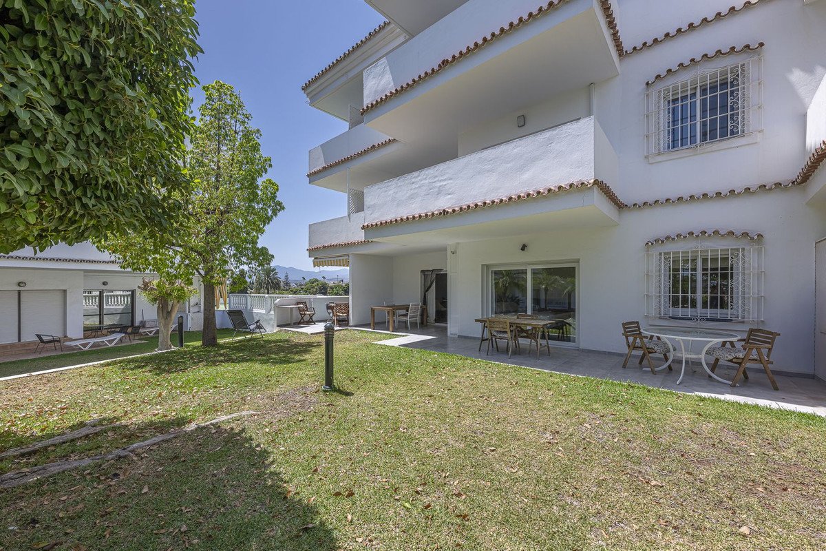 2 Bed Ground Floor Apartment in Puerto Banús