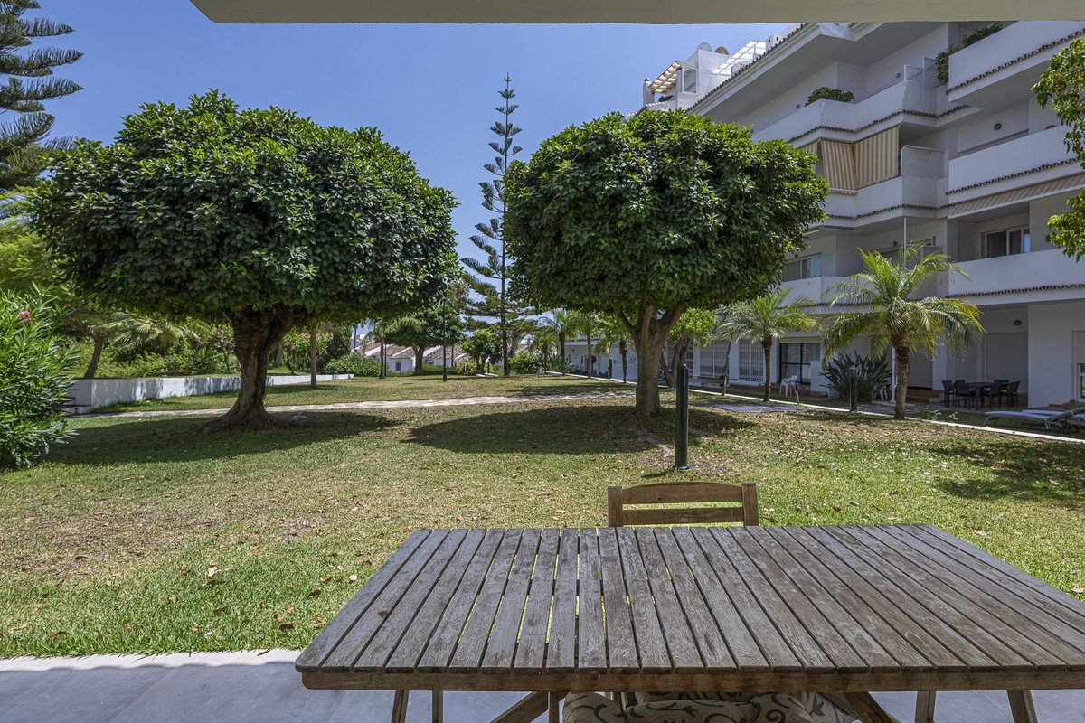 2 Bed Ground Floor Apartment in Puerto Banús