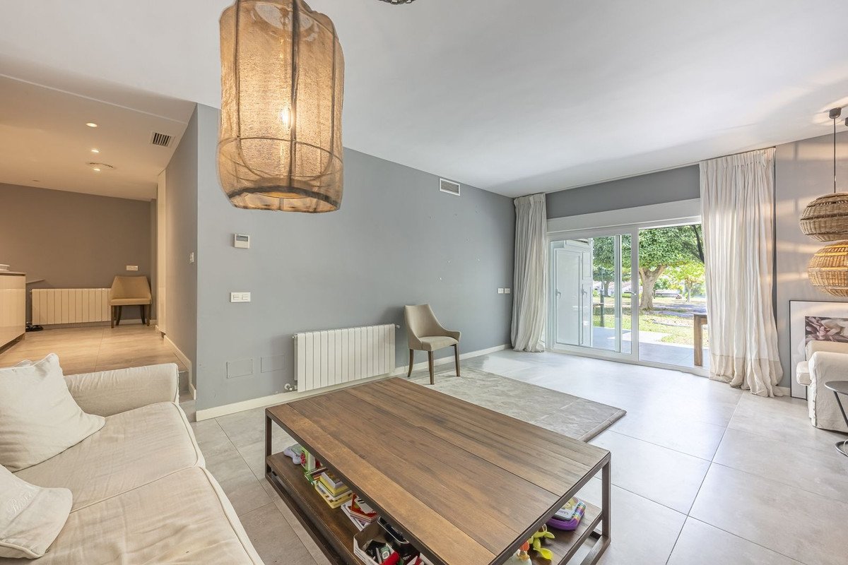 2 Bed Ground Floor Apartment in Puerto Banús