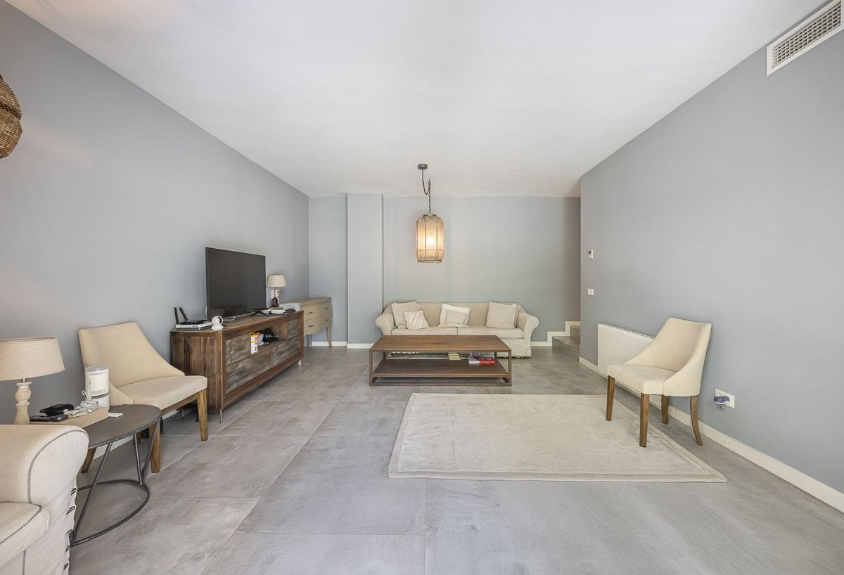 2 Bed Ground Floor Apartment in Puerto Banús