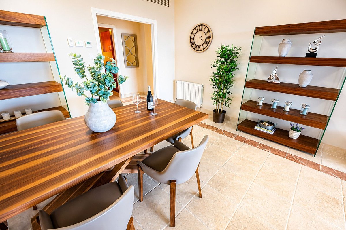 3 Bed Middle Floor Apartment in Los Flamingos