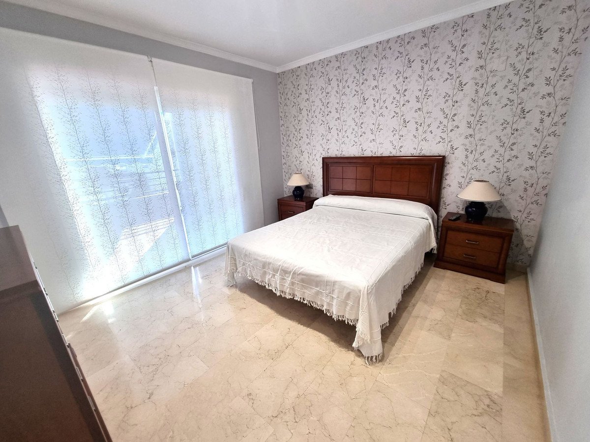 2 Bed Middle Floor Apartment in Puerto Banús