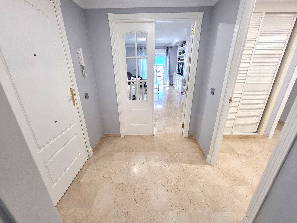 2 Bed Middle Floor Apartment in Puerto Banús