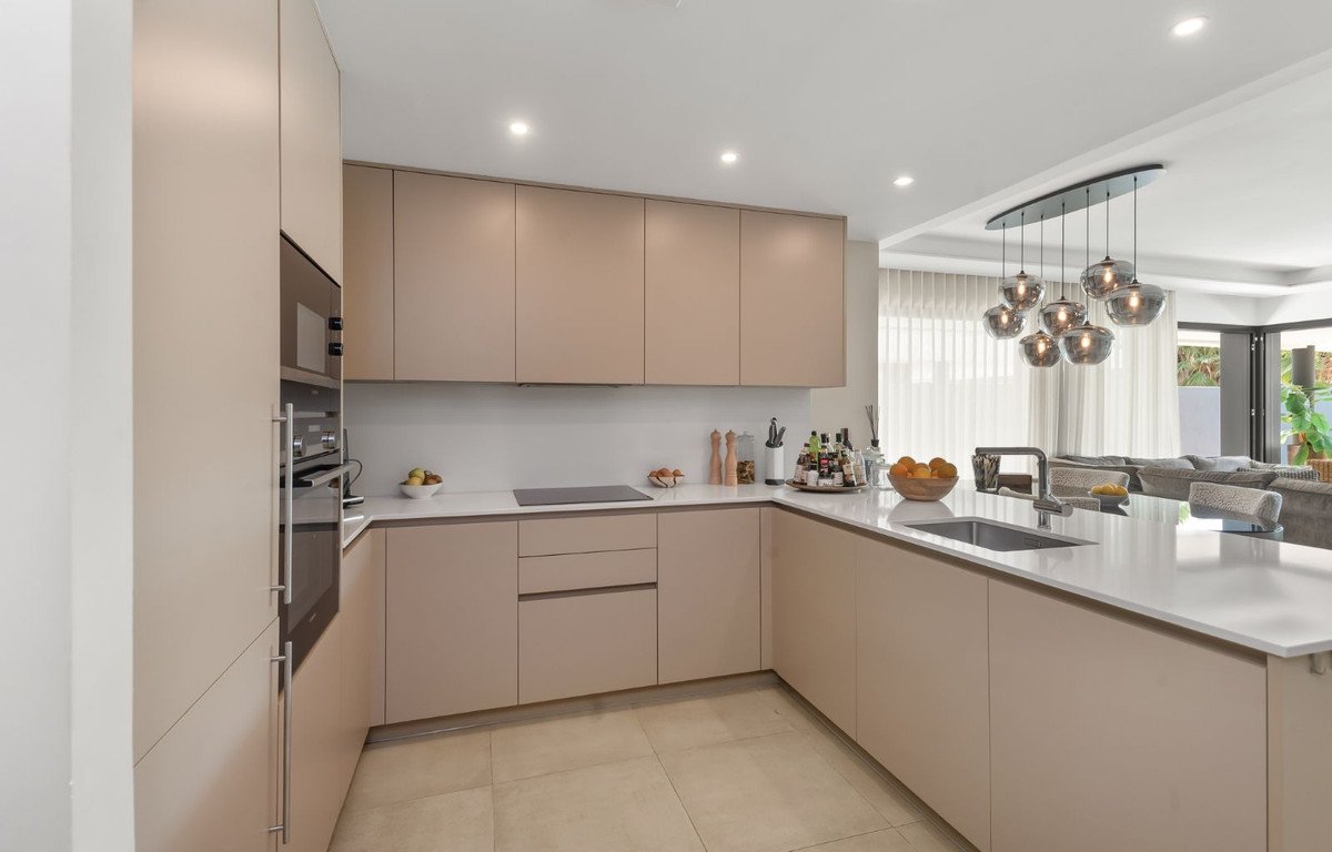 3 Bed Ground Floor Apartment in Estepona