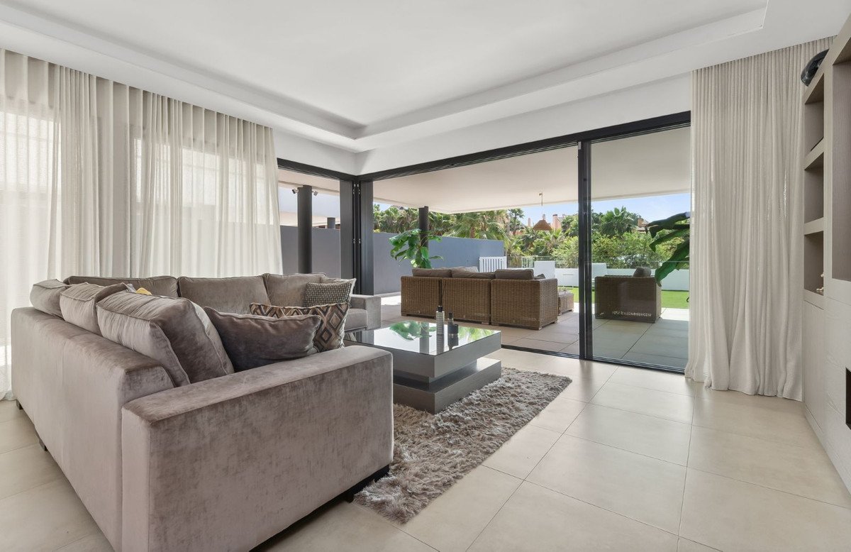 3 Bed Ground Floor Apartment in Estepona