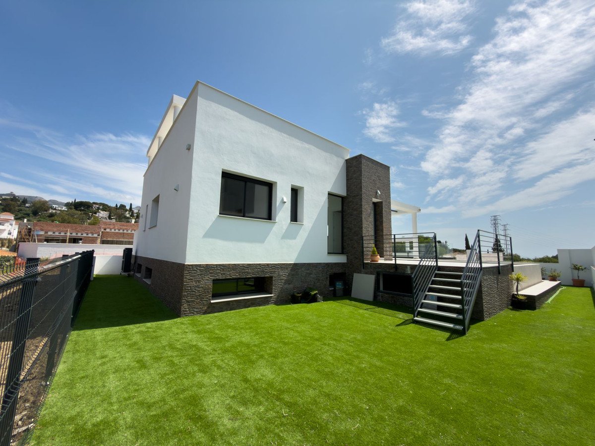 4 Bed Detached Villa in Mijas