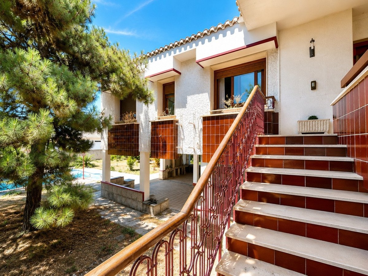 4 Bed Detached Villa in Santiago de la Ribera