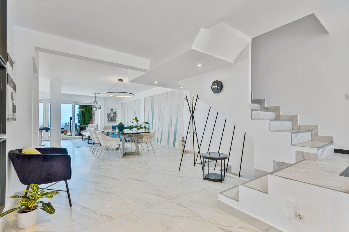 4 Bed Semi-Detached House in Marbella
