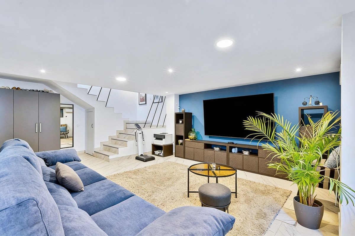 4 Bed Semi-Detached House in Marbella