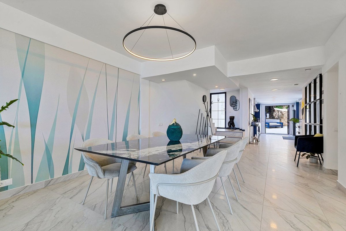 4 Bed Semi-Detached House in Marbella