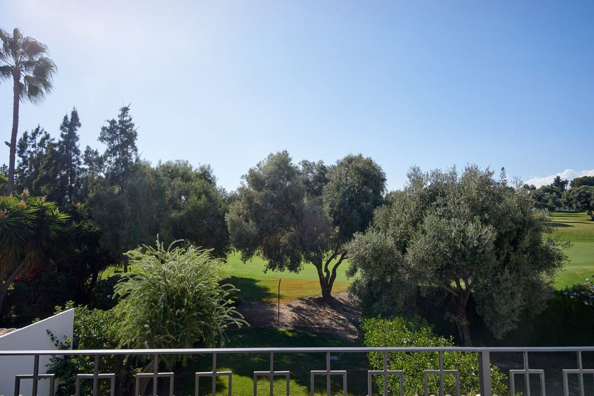 4 Bed Townhouse in Nueva Andalucía