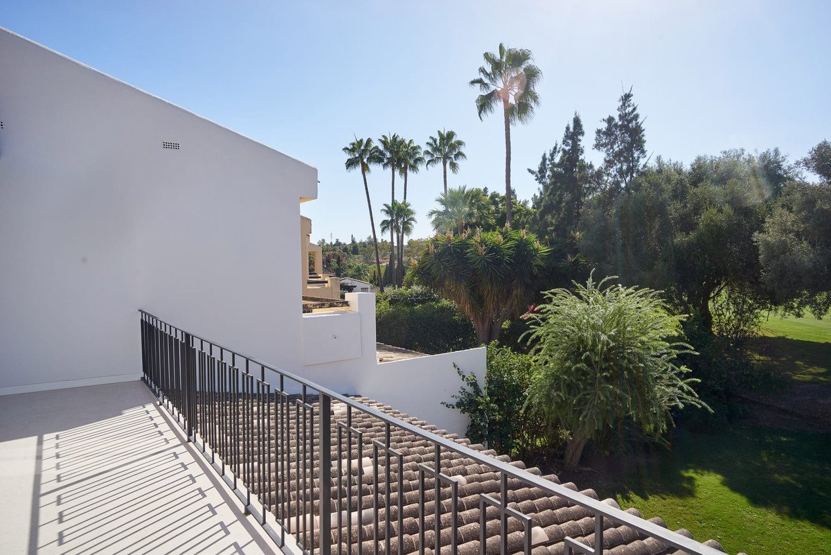 4 Bed Townhouse in Nueva Andalucía
