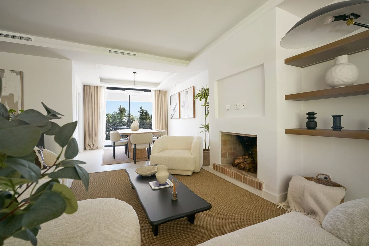 4 Bed Townhouse in Nueva Andalucía