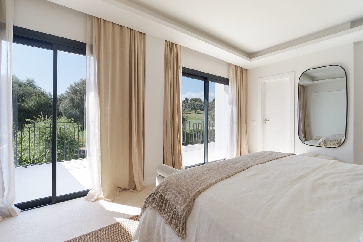 4 Bed Townhouse in Nueva Andalucía