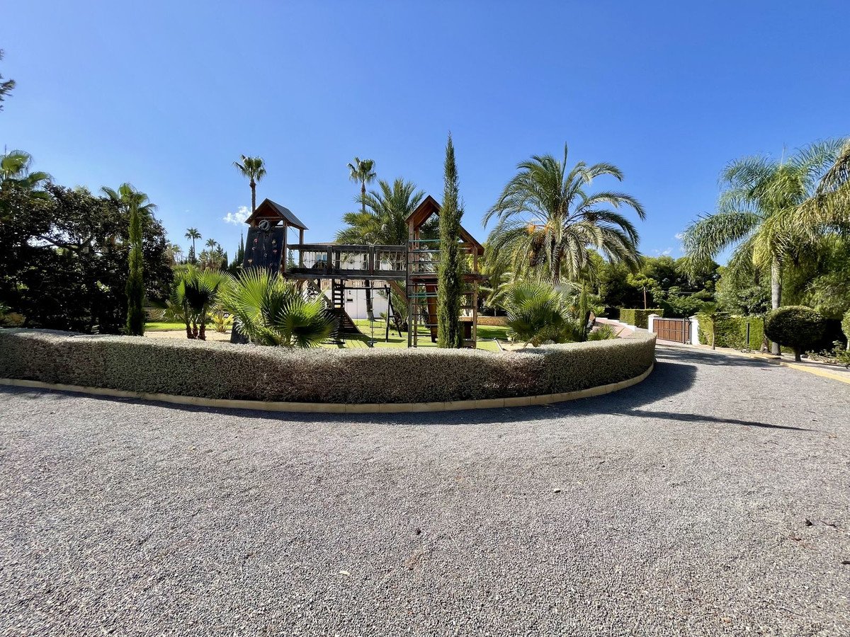 6 Bed Detached Villa in Alicante