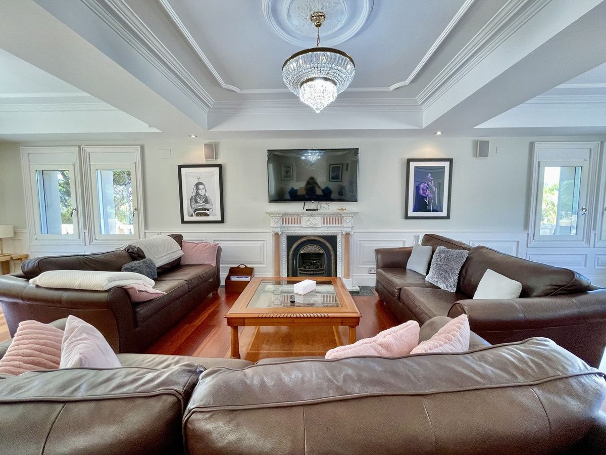 6 Bed Detached Villa in Alicante