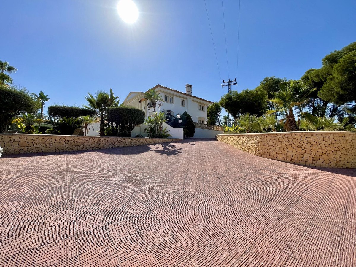 6 Bed Detached Villa in Alicante
