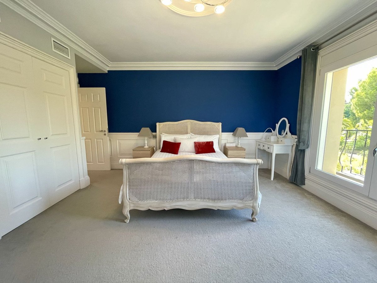 6 Bed Detached Villa in Alicante