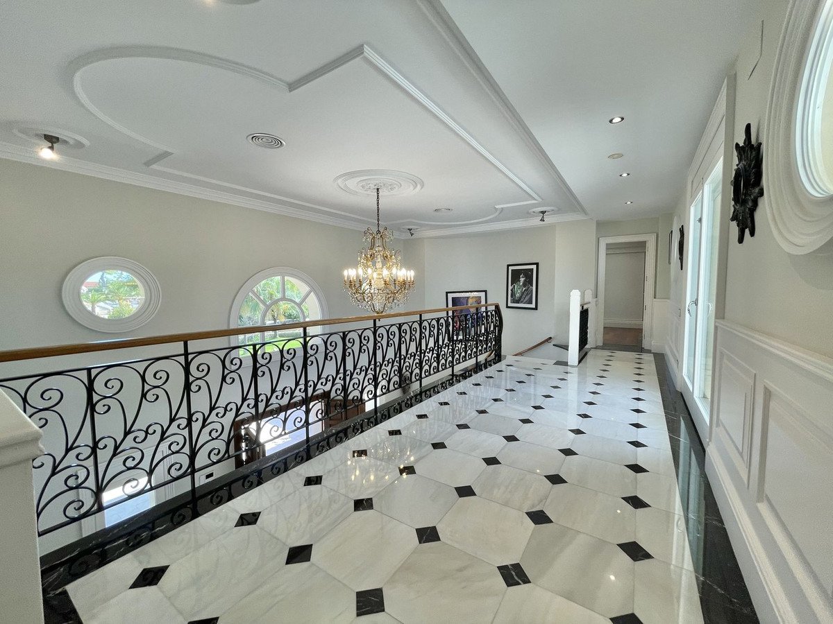 6 Bed Detached Villa in Alicante