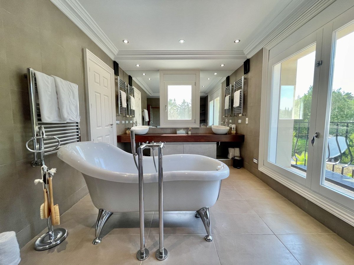 6 Bed Detached Villa in Alicante
