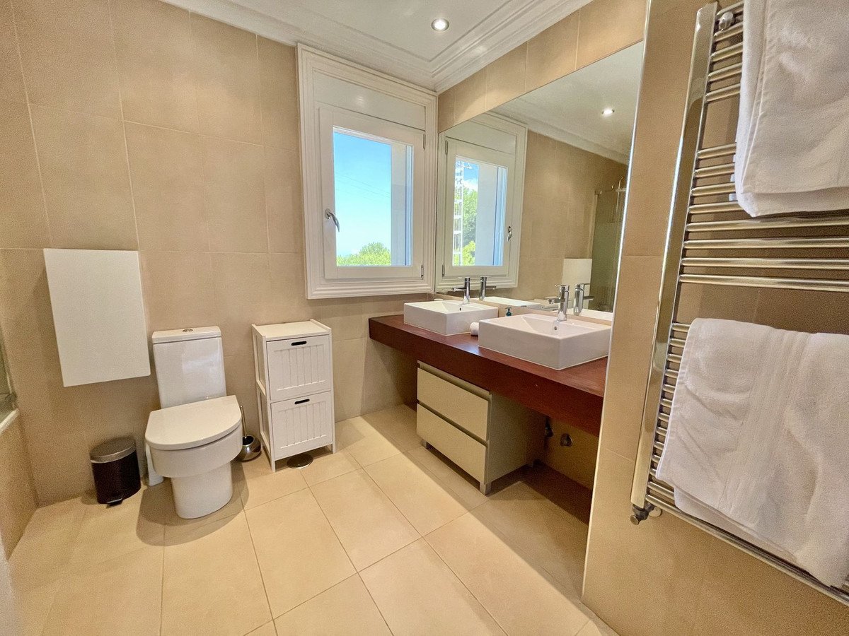6 Bed Detached Villa in Alicante