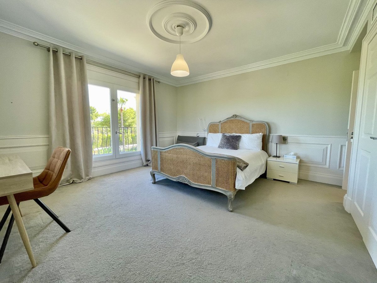 6 Bed Detached Villa in Alicante