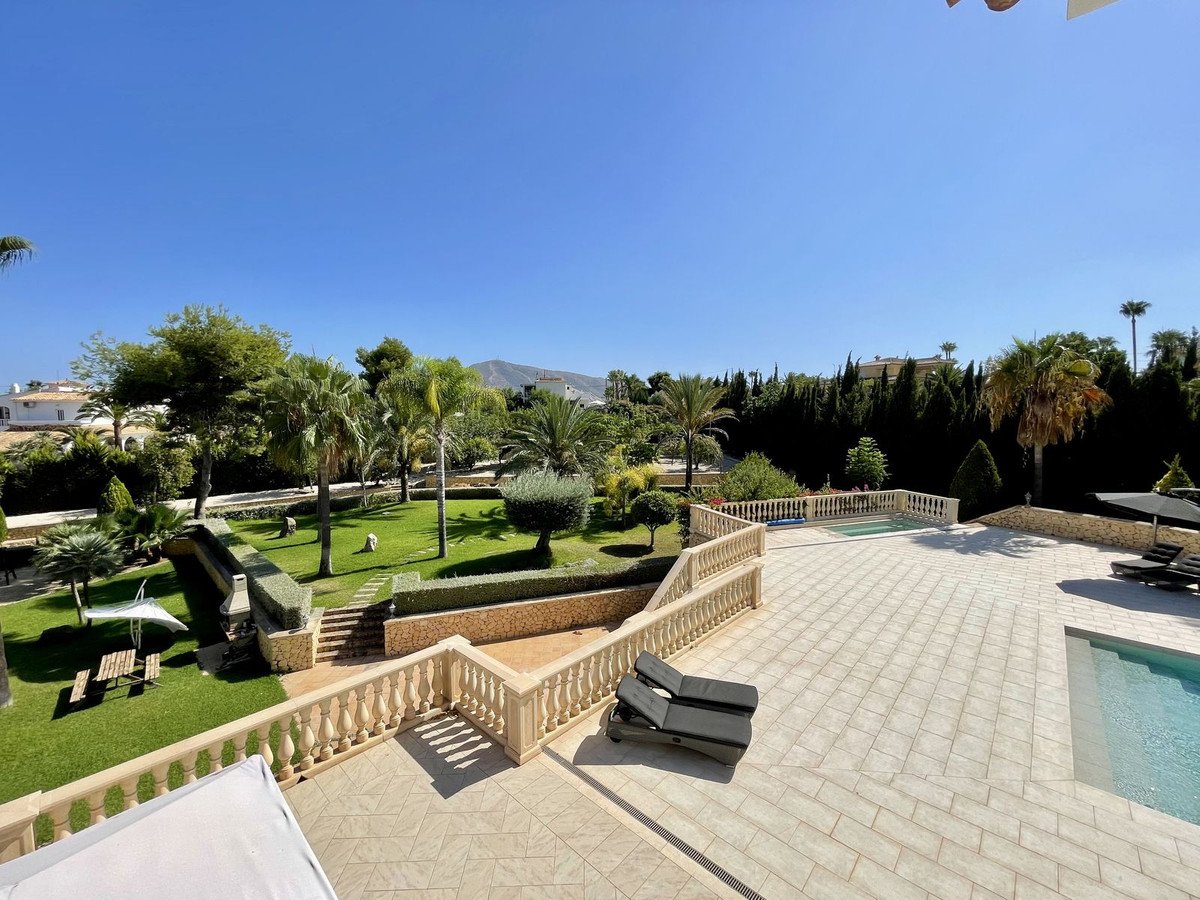6 Bed Detached Villa in Alicante