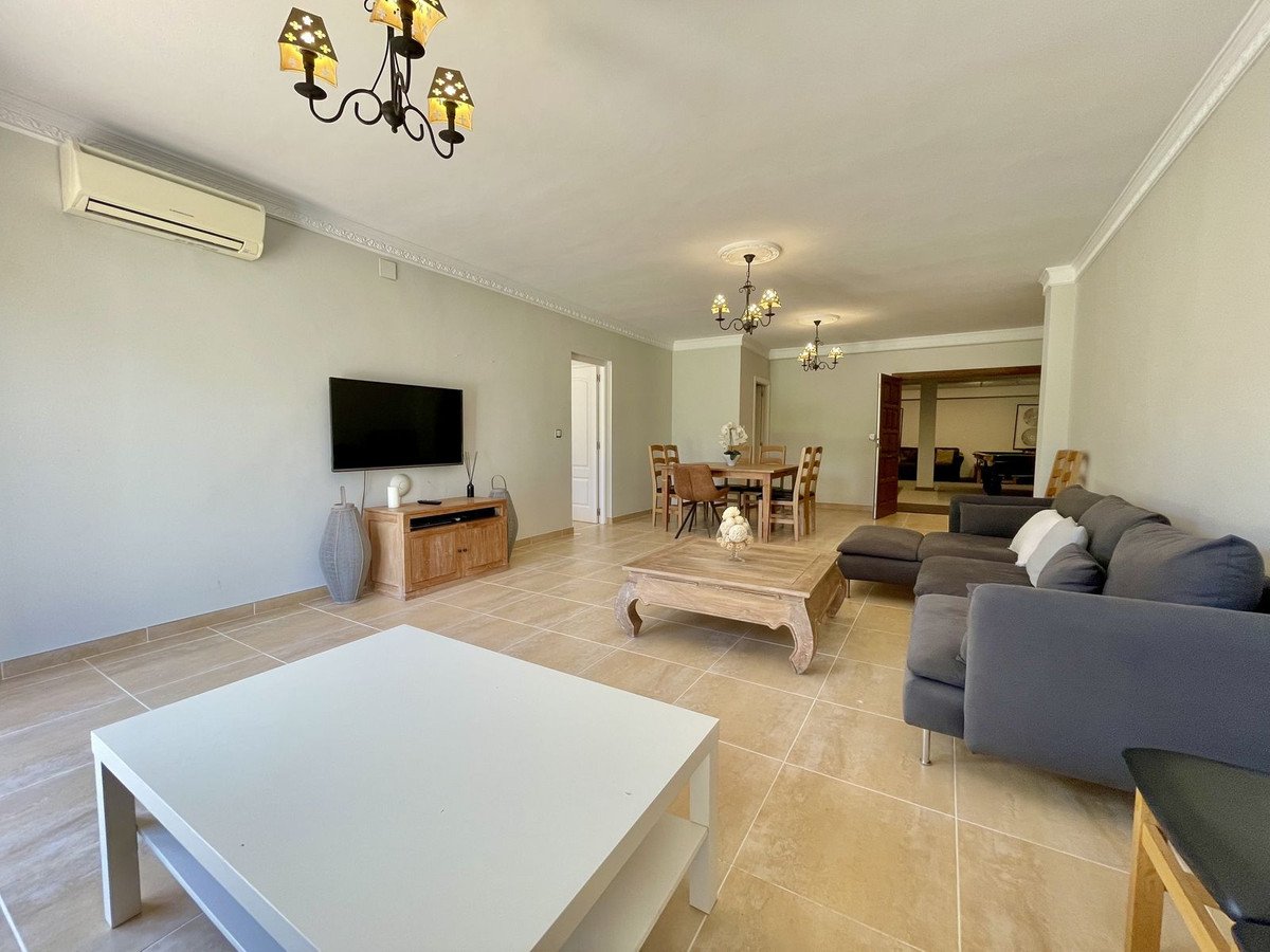 6 Bed Detached Villa in Alicante