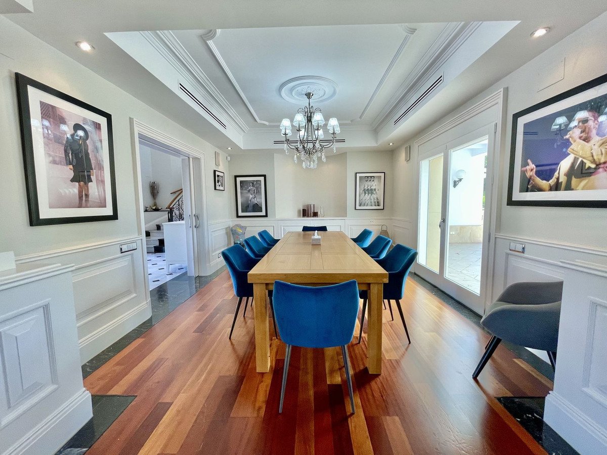 6 Bed Detached Villa in Alicante