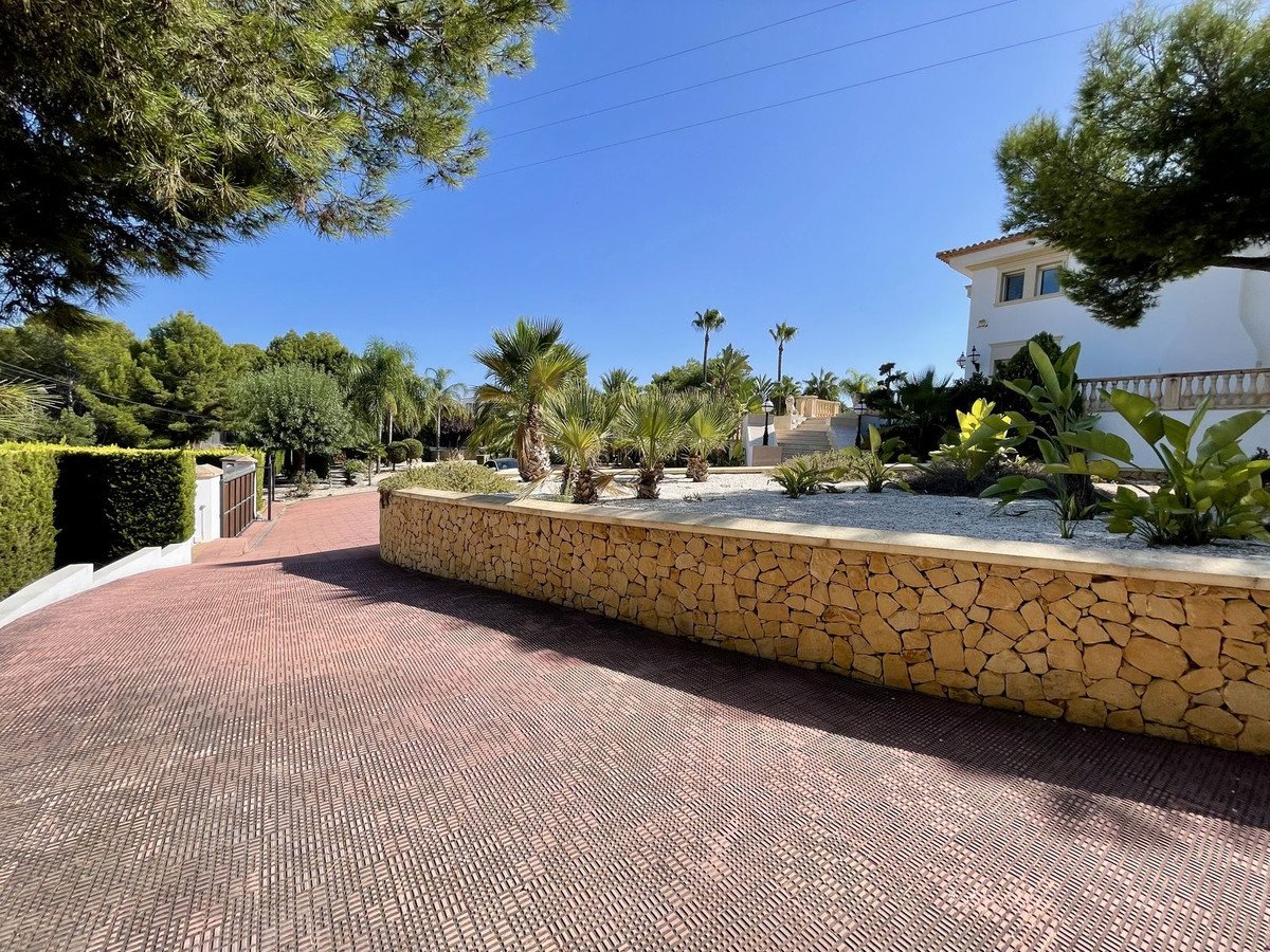 6 Bed Detached Villa in Alicante
