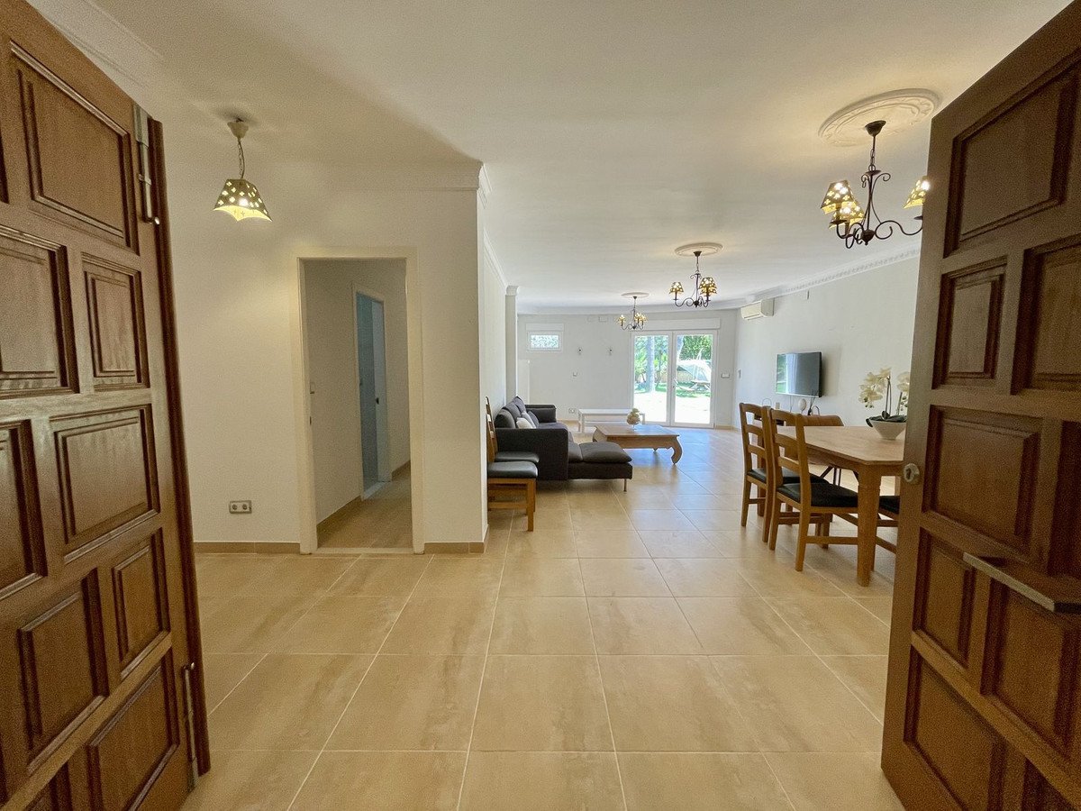 6 Bed Detached Villa in Alicante