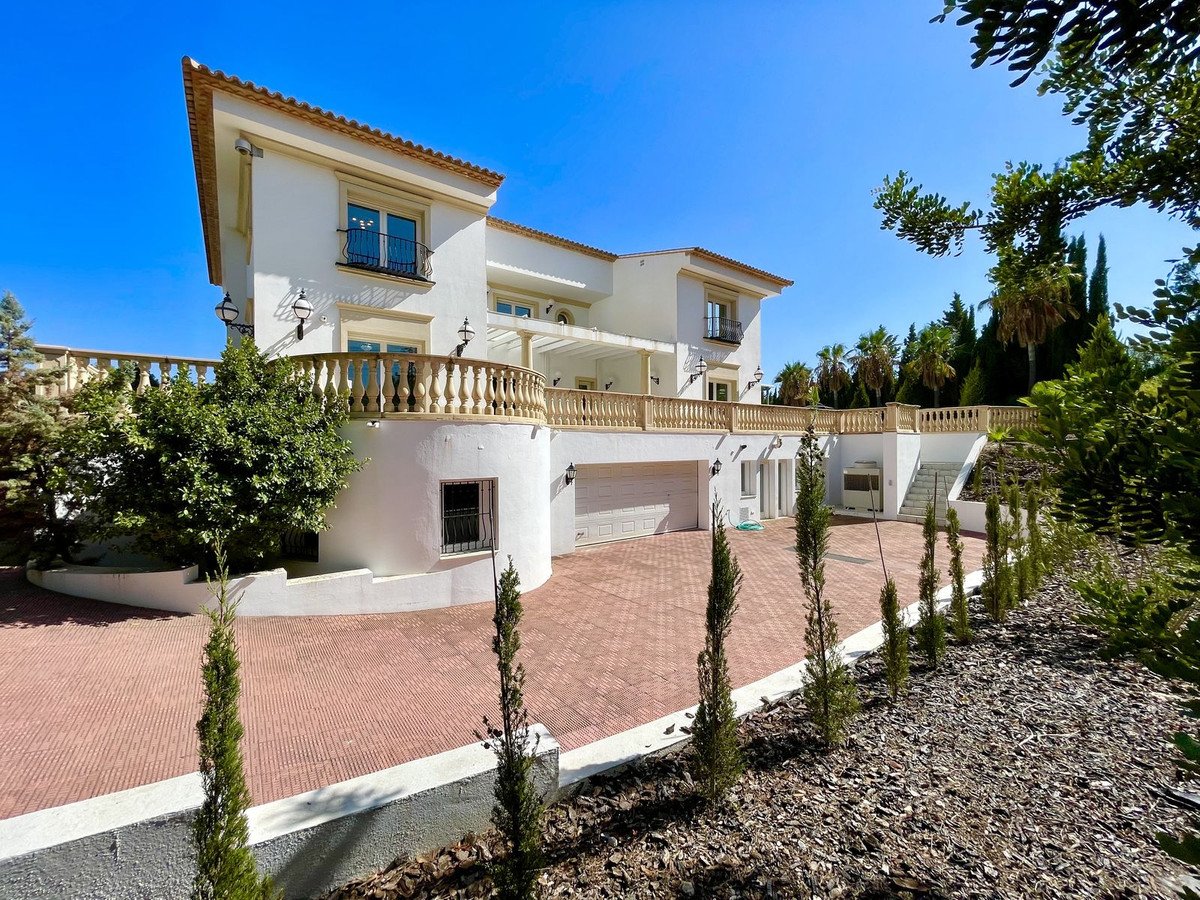 6 Bed Detached Villa in Alicante