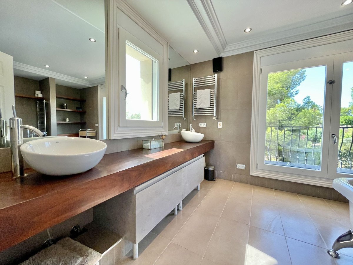6 Bed Detached Villa in Alicante