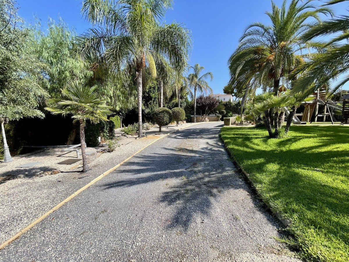 6 Bed Detached Villa in Alicante