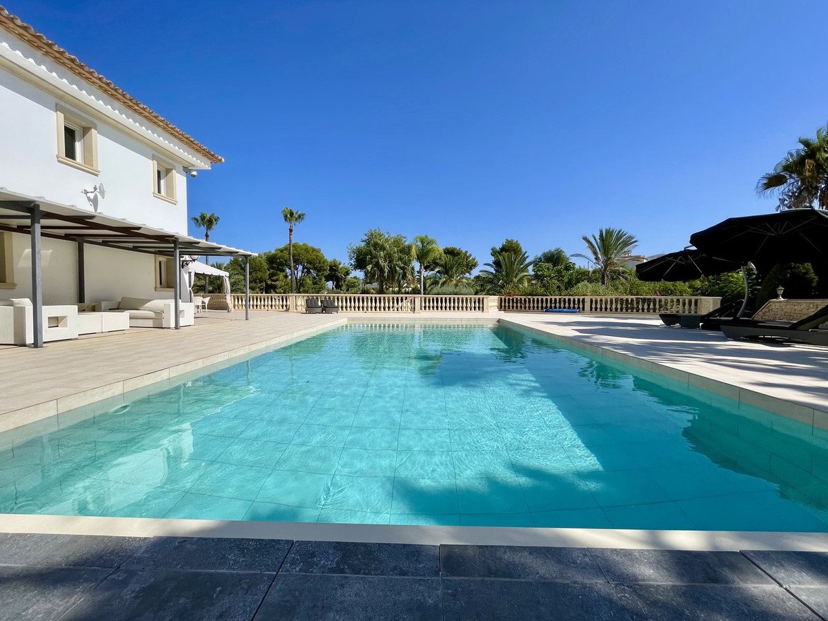 6 Bed Detached Villa in Alicante