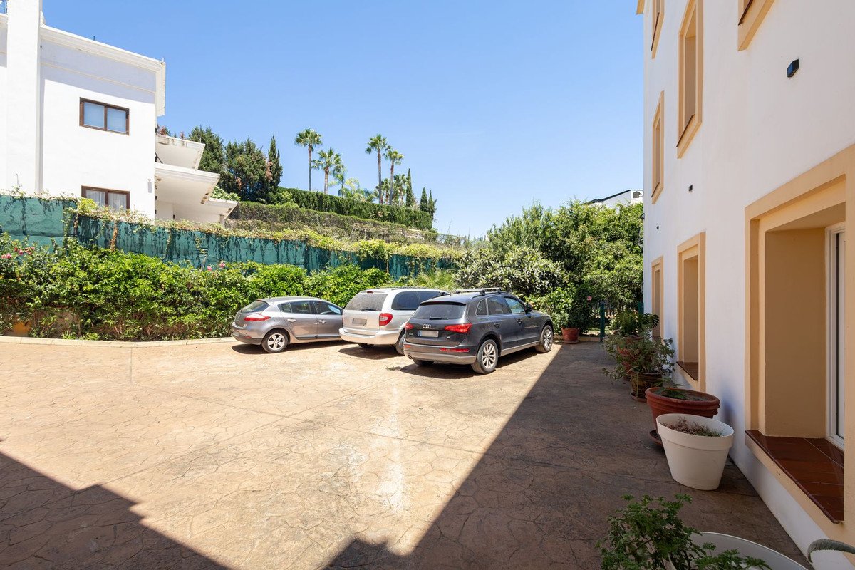 7 Bed Detached Villa in El Paraiso