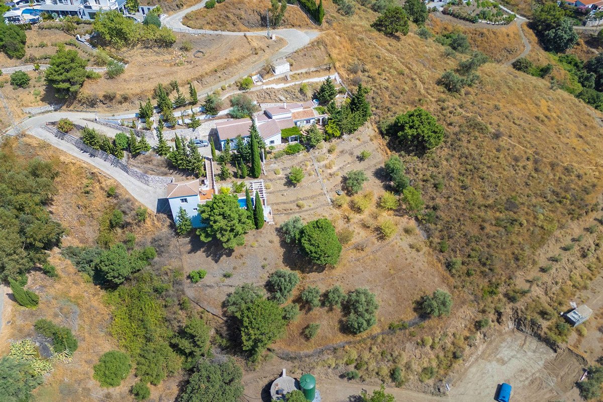 4 Bed Detached Villa in Cómpeta