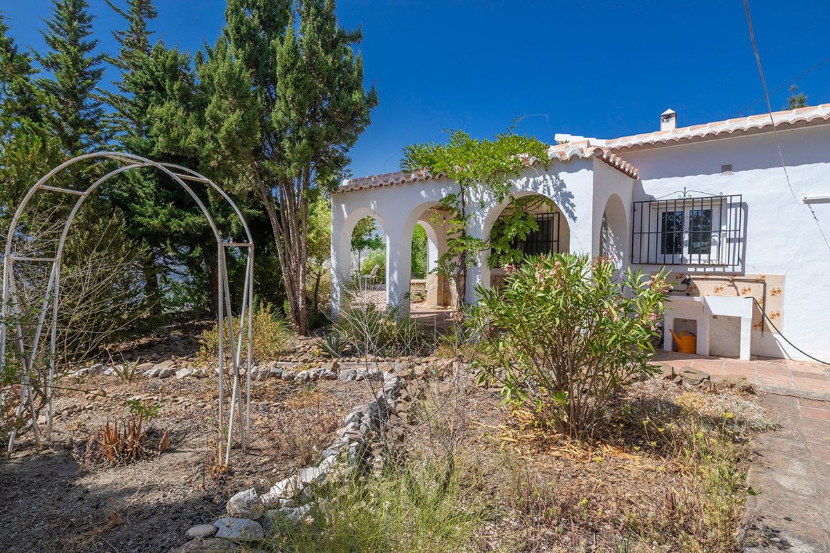 4 Bed Detached Villa in Cómpeta