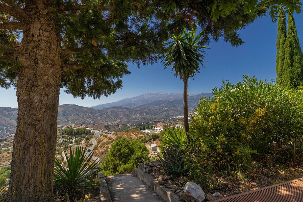 4 Bed Detached Villa in Cómpeta