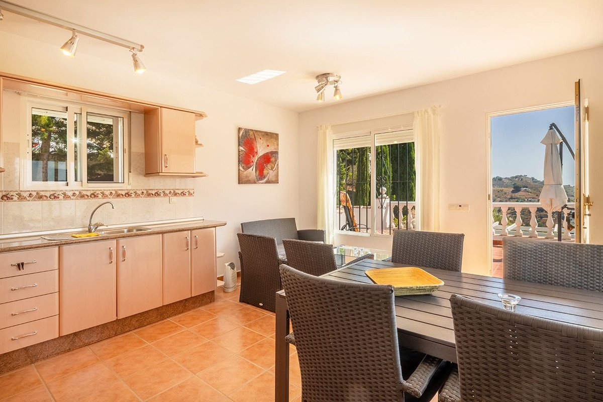 4 Bed Detached Villa in Cómpeta