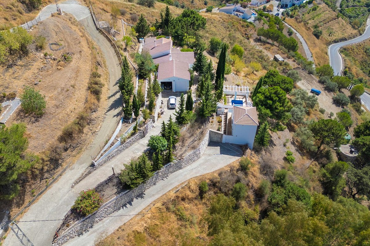 4 Bed Detached Villa in Cómpeta