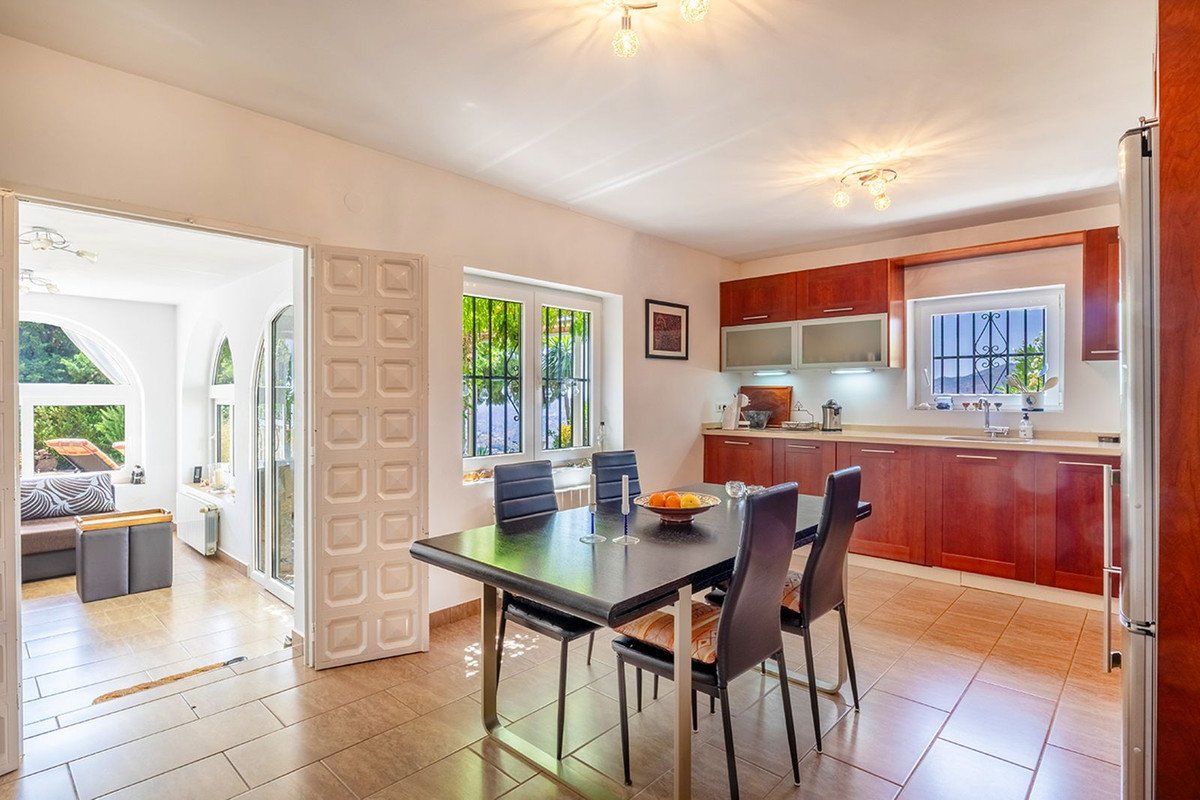 4 Bed Detached Villa in Cómpeta