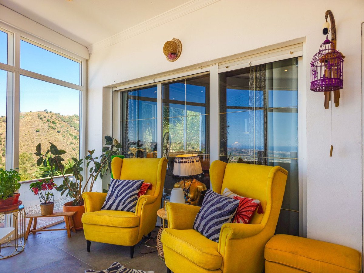 3 Bed Detached Villa in Arenas