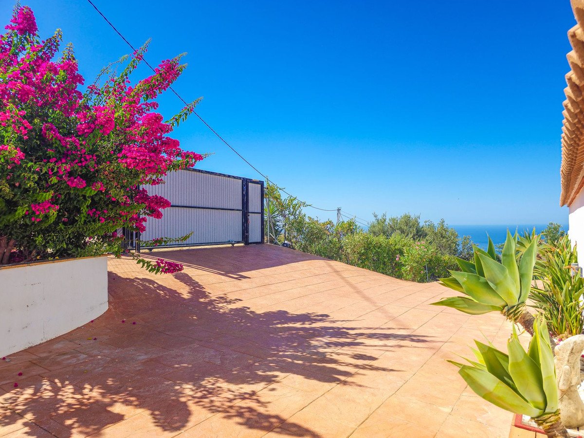 3 Bed Detached Villa in Arenas